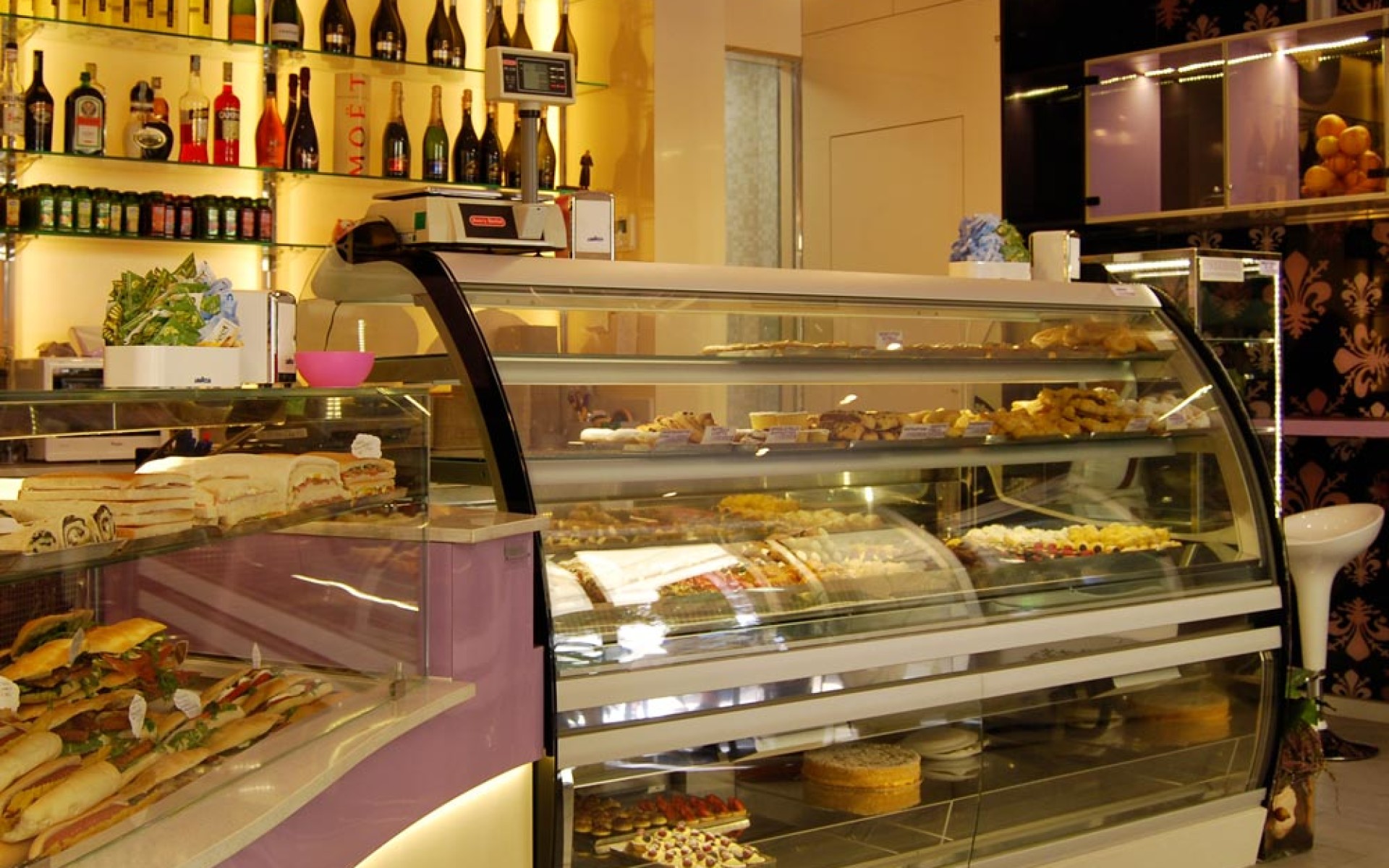 Arredamento Bar Pasticceria il Giglio