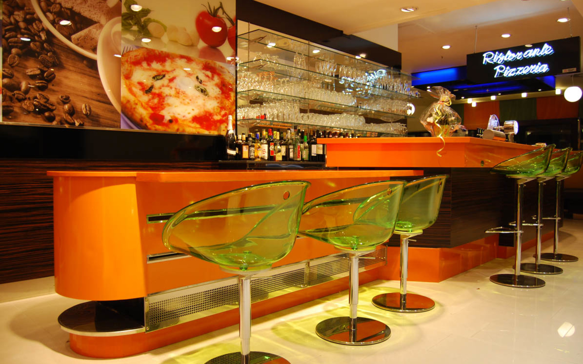 Bancone Ristorante pizzeria La Piazza emmelle arredamento