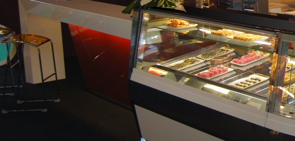 vetrina refrigerata pasticceria usato